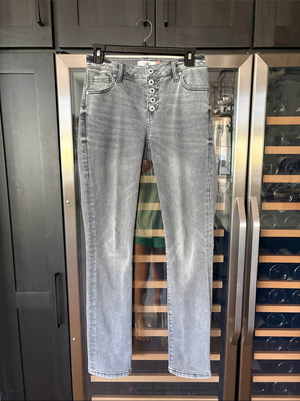 CAbi mid rise Jeans in Faded Gray Wash
